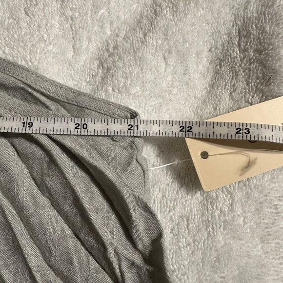 NWT Doe & Rae top. - Picture 4 of 8